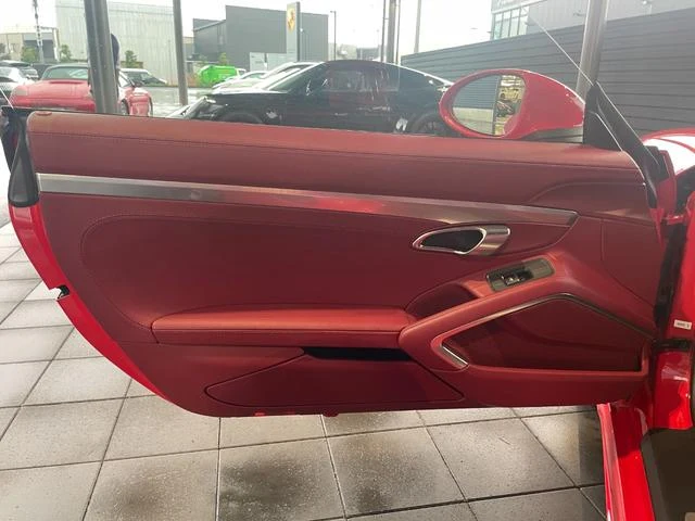 Porsche 718 31