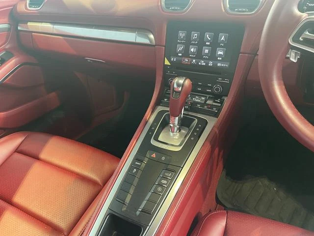 Porsche 718 37