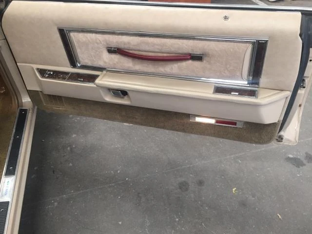 Lincoln MARK V 23