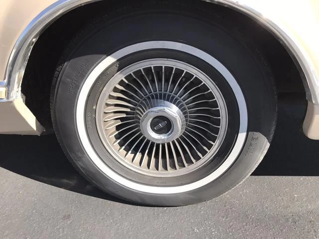 Lincoln MARK V 38