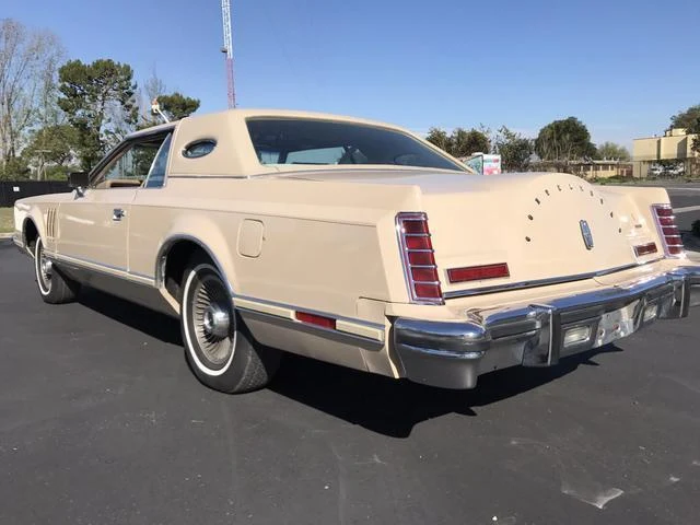 Lincoln MARK V 39