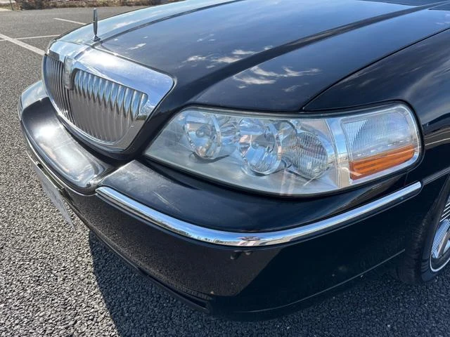 Lincoln TOWNCAR 6
