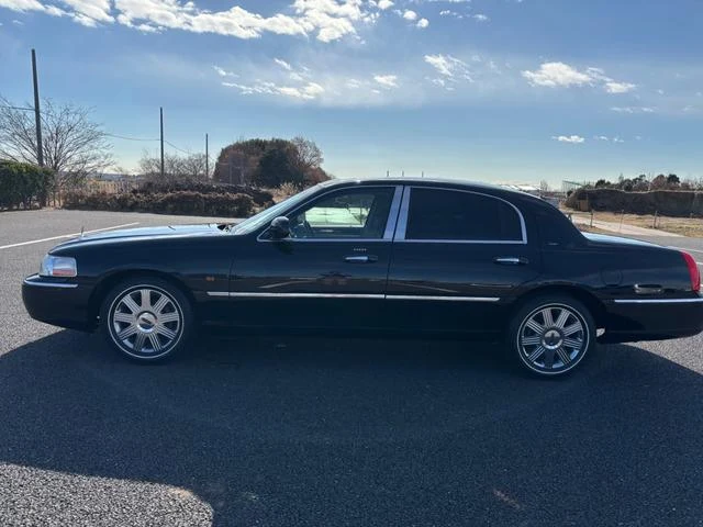 Lincoln TOWNCAR 9