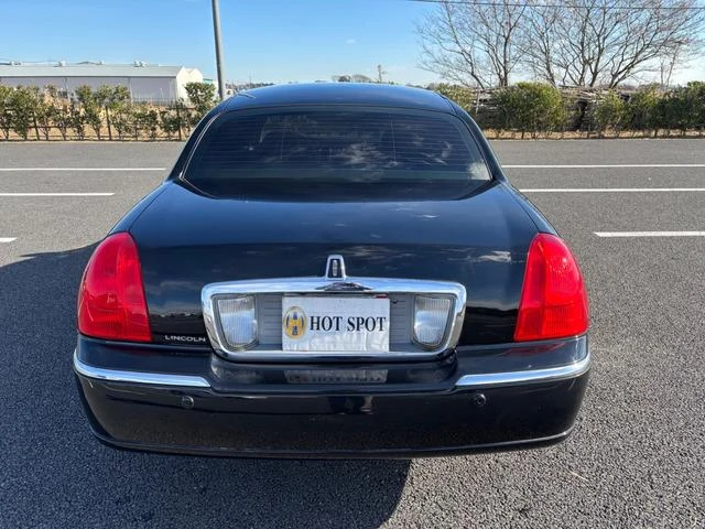 Lincoln TOWNCAR 14