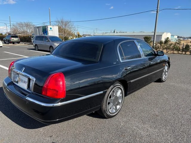 Lincoln TOWNCAR 11