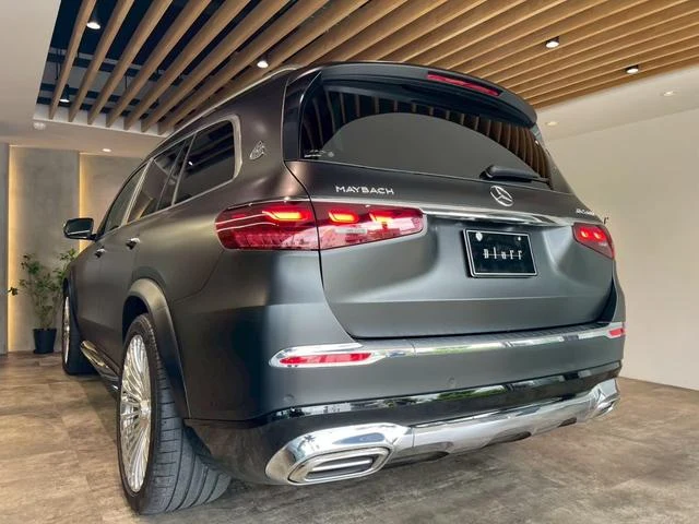 MERCEDES MAYBACH GLS 8