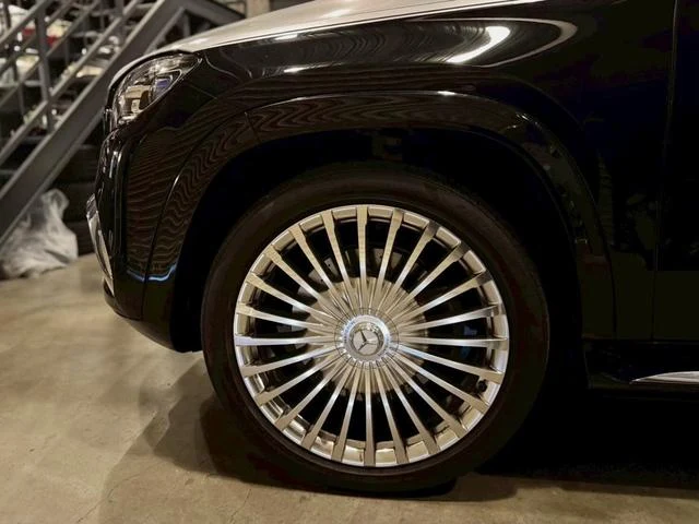 MERCEDES MAYBACH GLS 9