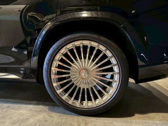 MERCEDES MAYBACH GLS 10