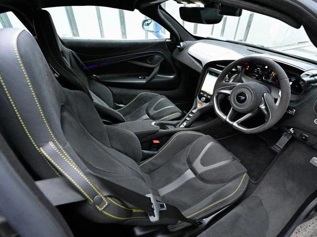 McLaren 750S 11