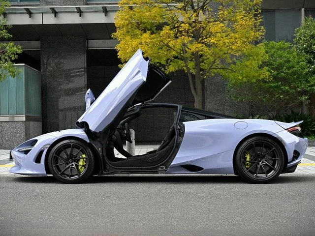 McLaren 750S 28