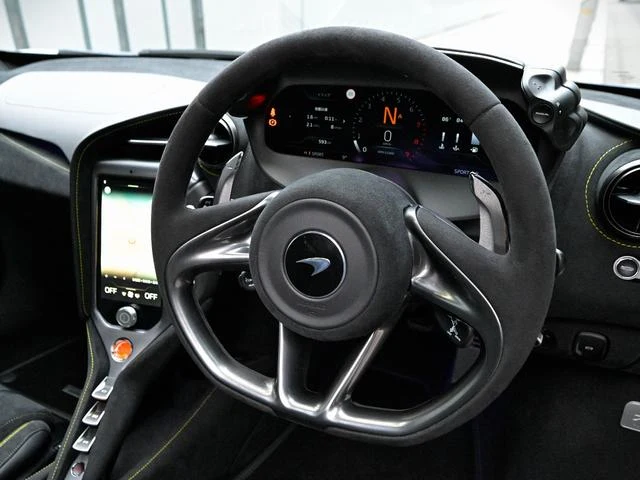 McLaren 750S 13