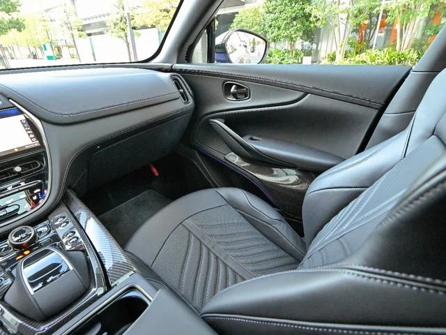 Aston Martin DBX 707 50