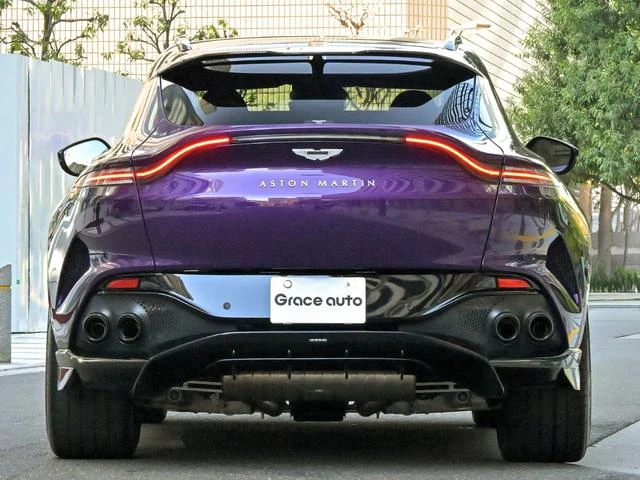 Aston Martin DBX 707 4