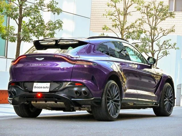 Aston Martin DBX 707 25