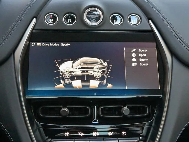 Aston Martin DBX 707 53