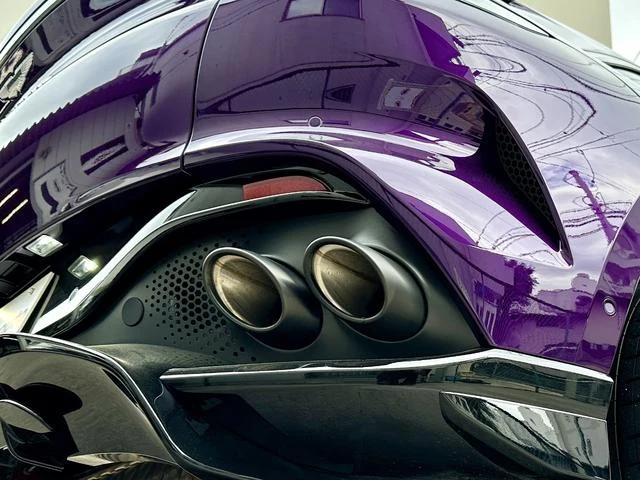 Aston Martin DBX 707 38