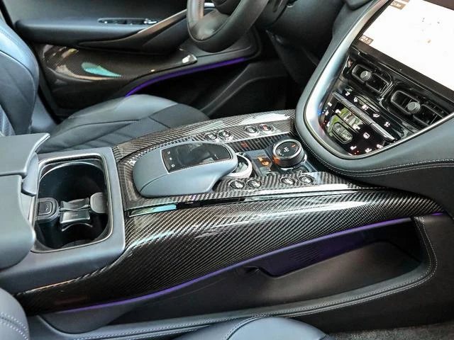 Aston Martin DBX 707 46