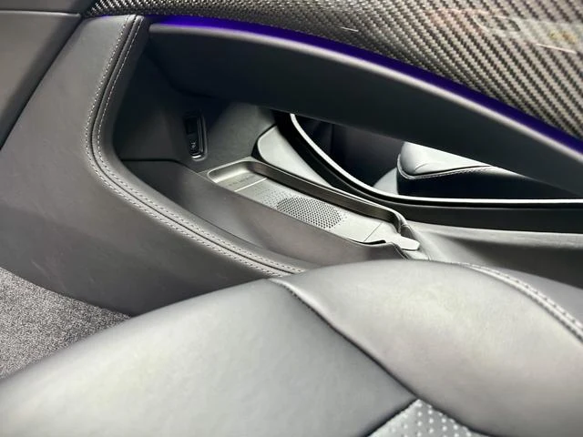 Aston Martin DBX 707 49