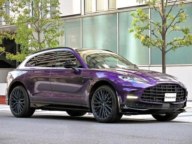 Aston Martin DBX 707 23