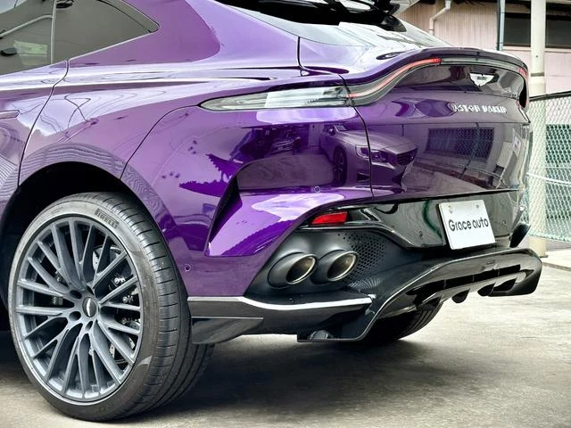 Aston Martin DBX 707 35