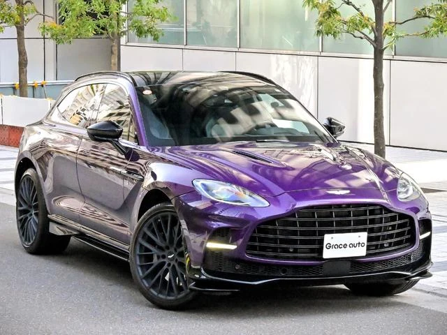 Aston Martin DBX 707 21