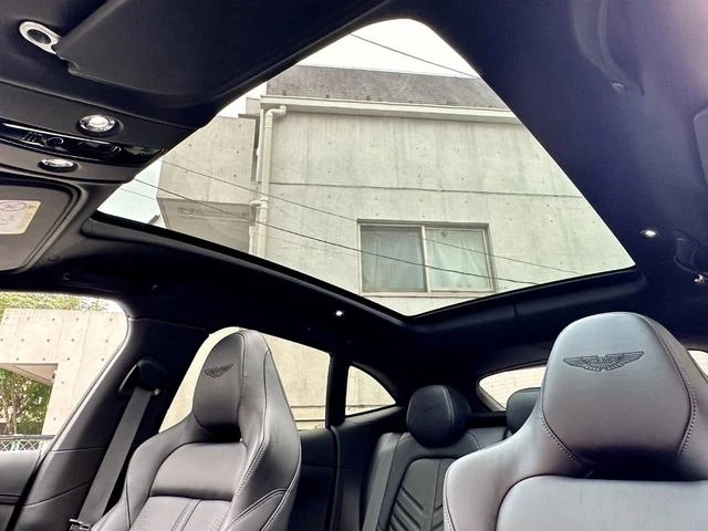 Aston Martin DBX 707 62