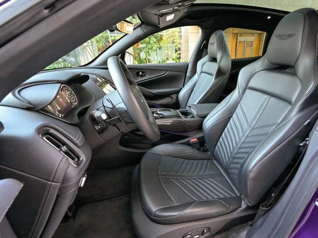Aston Martin DBX 707 40