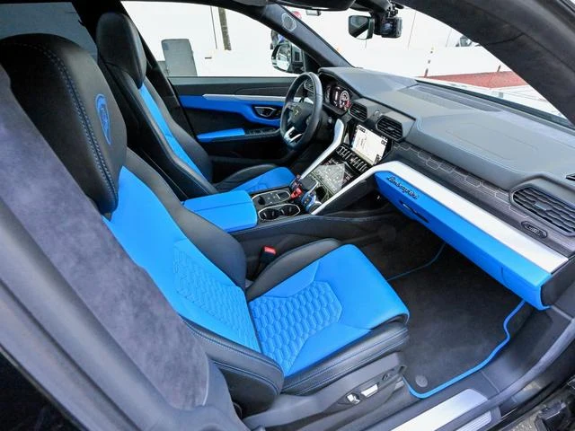 Lamborghini URUS 46