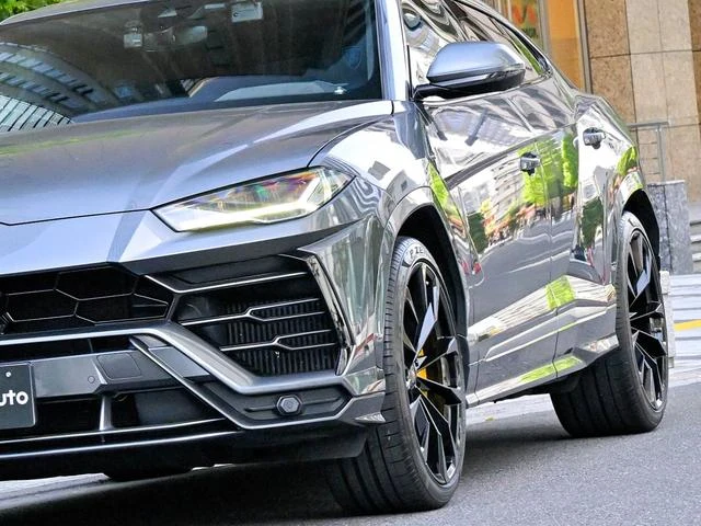Lamborghini URUS 41