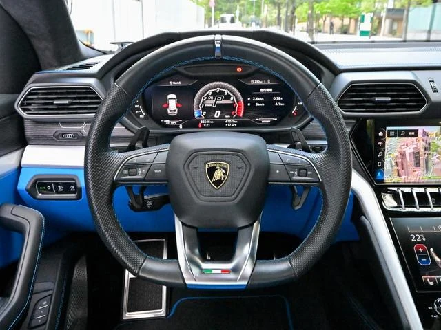 Lamborghini URUS 14