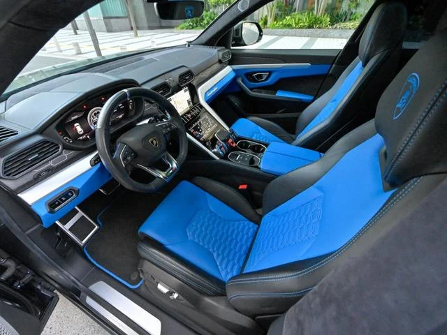 Lamborghini URUS 11
