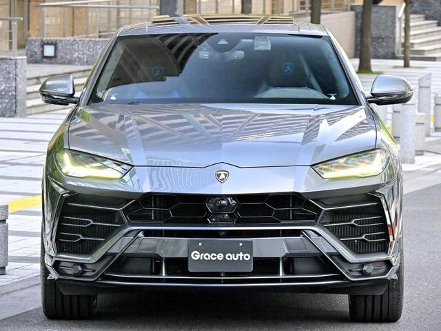 Lamborghini URUS 19