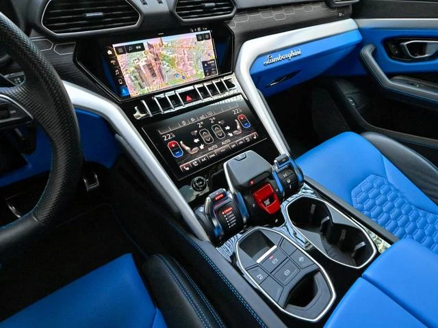 Lamborghini URUS 54