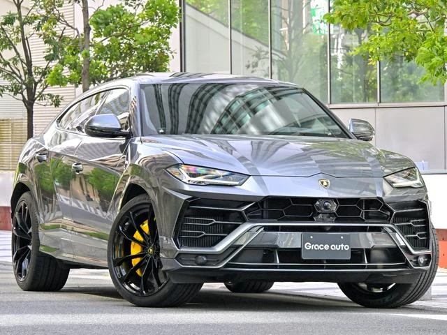 Lamborghini URUS 24