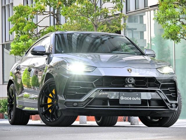 Lamborghini URUS 26