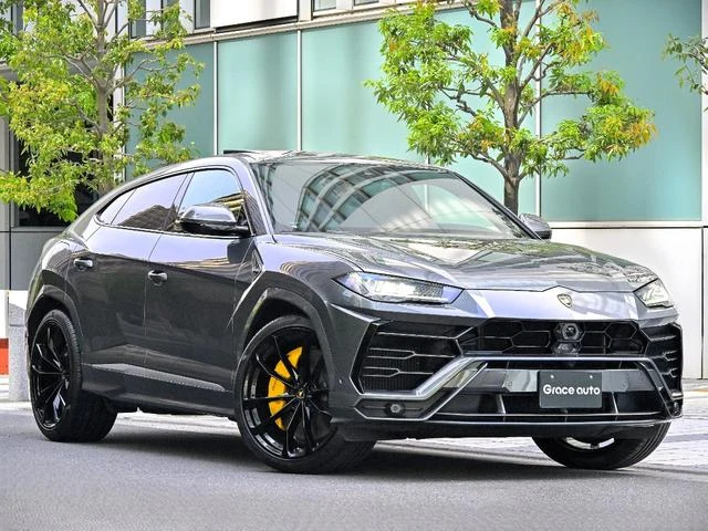 Lamborghini URUS 8