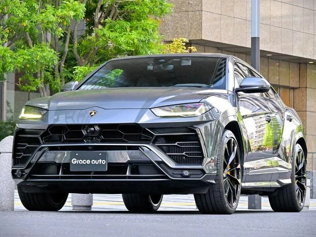Lamborghini URUS 22