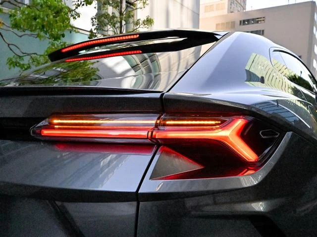 Lamborghini URUS 40