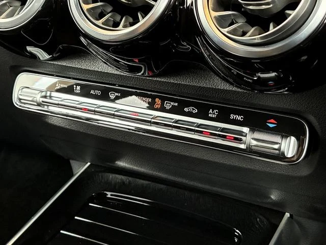 MERCEDES BENZ GLB 9