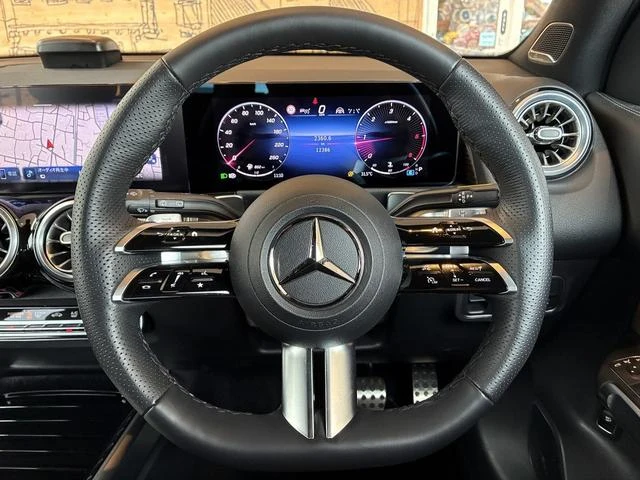 MERCEDES BENZ GLB 12