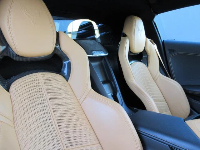 Chevrolet CORVETTE 21