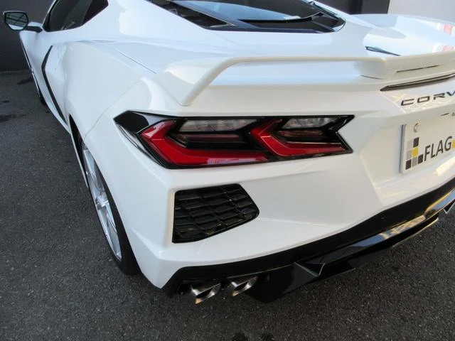 Chevrolet CORVETTE 8