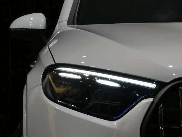 MERCEDES AMG GLC 3