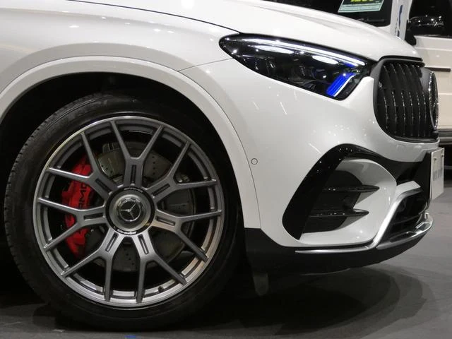 MERCEDES AMG GLC 5