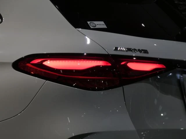 MERCEDES AMG GLC 4