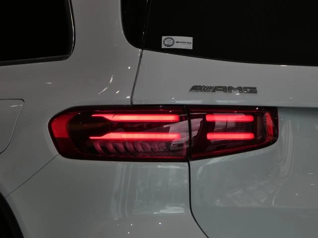 MERCEDES AMG GLB 4