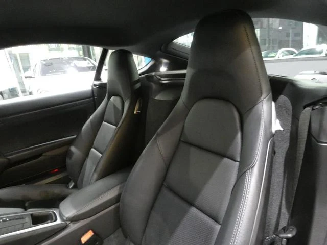 Porsche 718 31