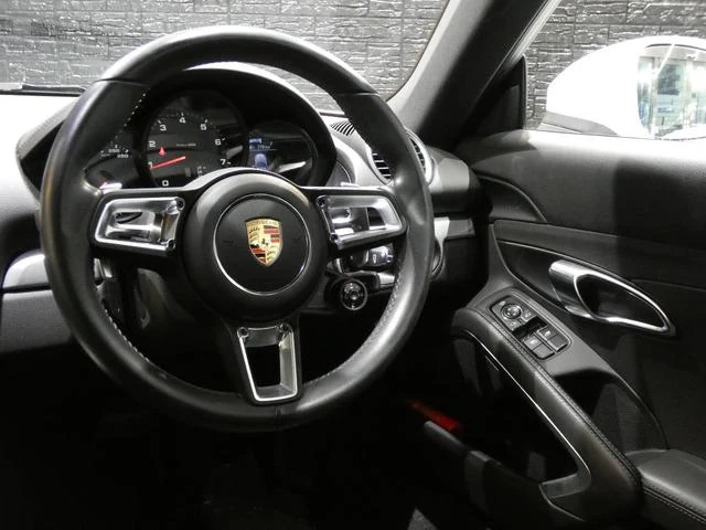 Porsche 718 8