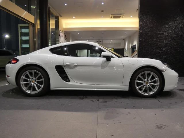 Porsche 718 29