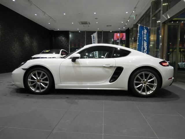 Porsche 718 28